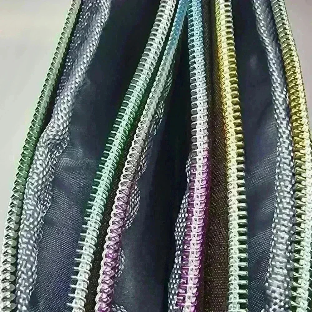 NWOT Fabulous Women's Clutch - Picture 4 of 7